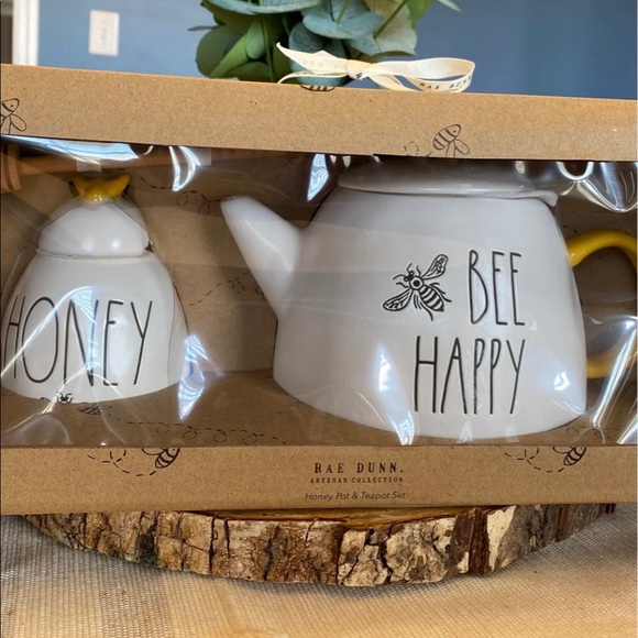 Rae Dunn Queen Bee - Picture 1 of 4